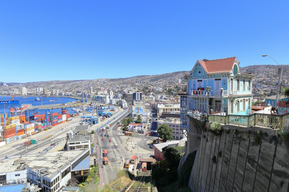Colonial buildings overlooking the ocean in Valparaiso, Chile