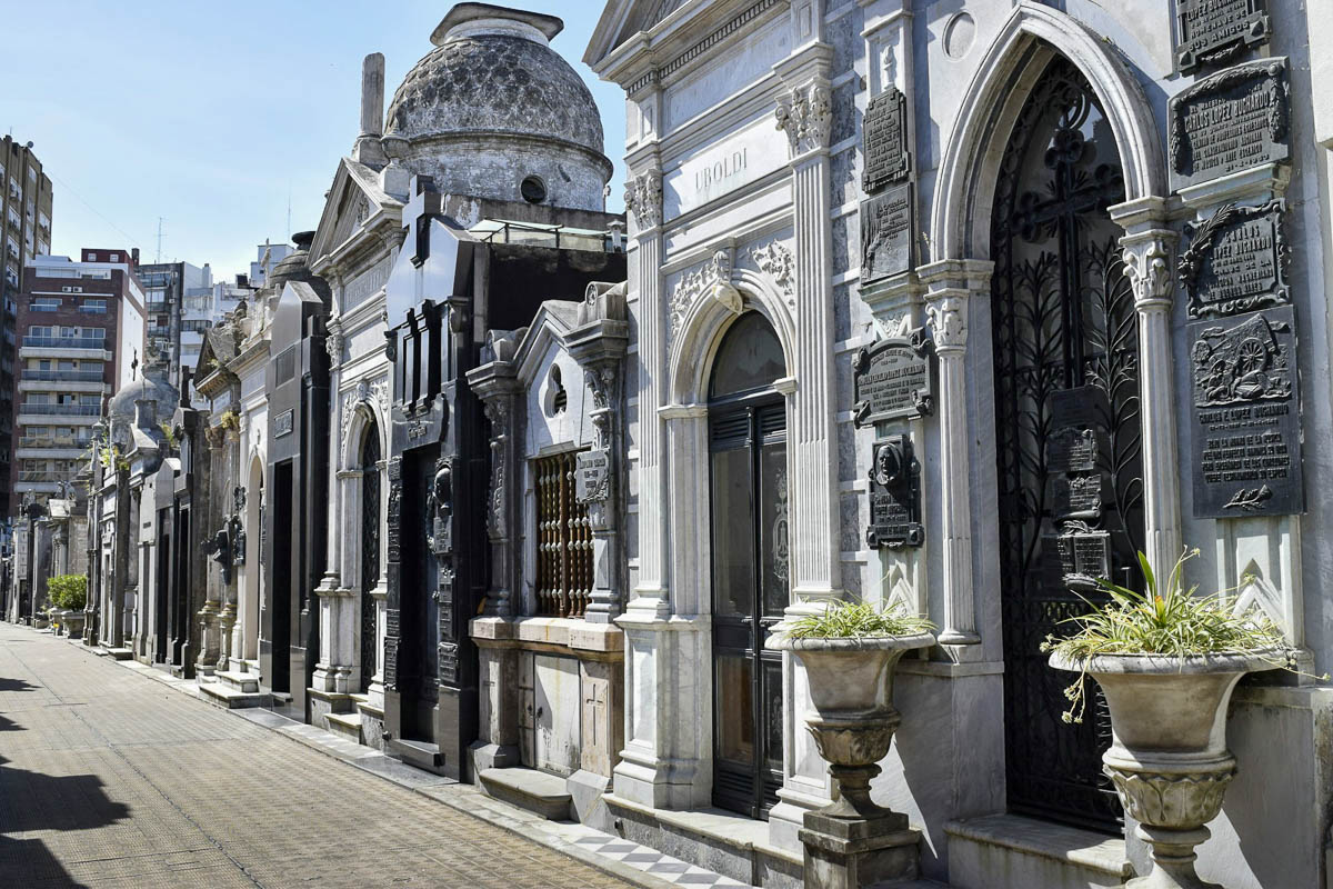 Grabes and tombs in La Recoleta Cemetery in Buenos Aires, Argentina