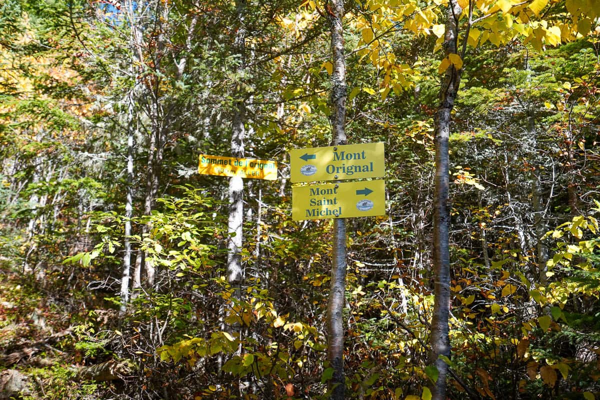 Signage along the Mont du Dome hike in Quebec, Canada